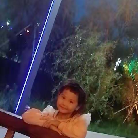 实验小学2022级一年七年卢禹萱成长档案