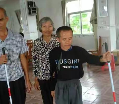 红旗镇残联盲人定向行走培训班