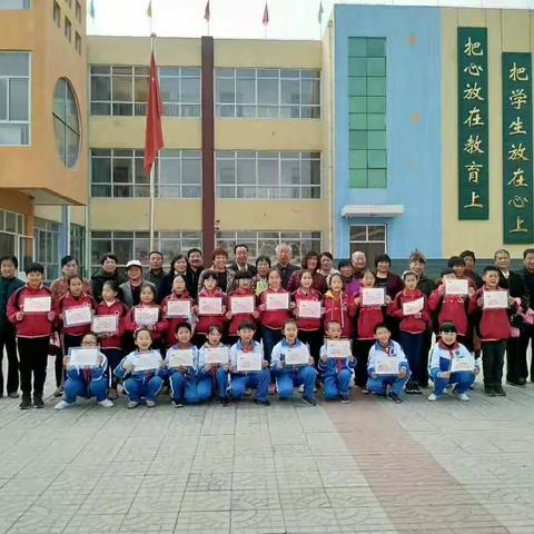 金秋十月，爱在重阳。