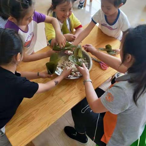 红黄蓝幼儿园端午节活动