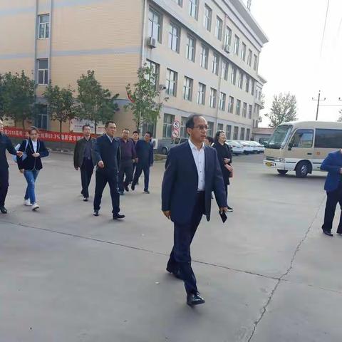 区政府杨磊副区长赴区教育部门检查指导双拥工作