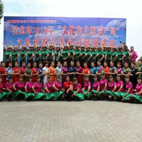 盐州女子快乐水兵舞分团哈巴湖参加活动。