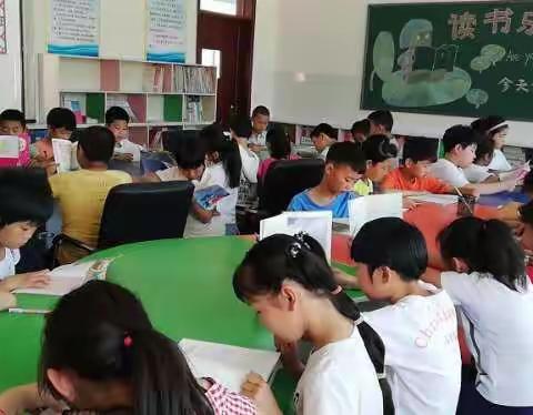 后刘市小学三年级读书课