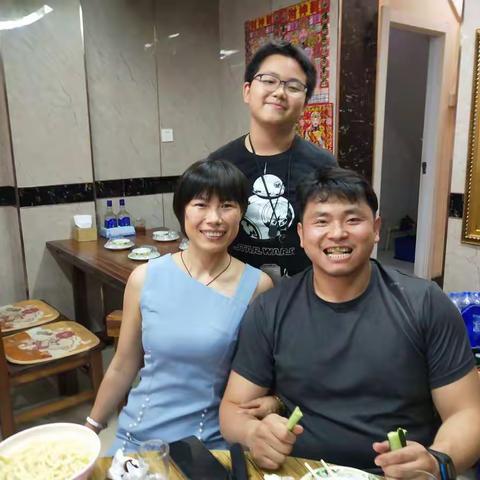 祝女儿高奇38岁生日快乐！