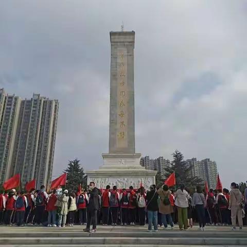 晋城市第八中学校清明祭奠英烈纪实