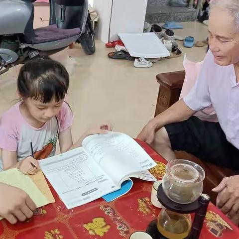 暑期“万师访万家”活动