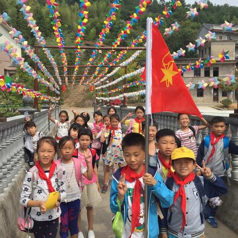 正是出游好时节，田蓬花海秋意浓！记三一班秋游之旅