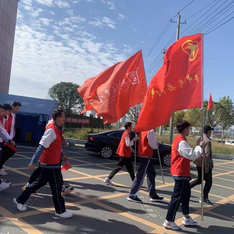 龙湖踏秋，行千里路，亦读万卷书--三校区2018级远足活动