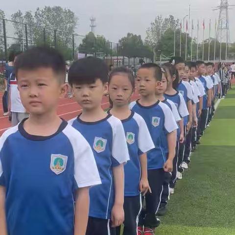 执秋之笔 迎国之佳期——荣怀外语小学1B班第二大周家校联系单