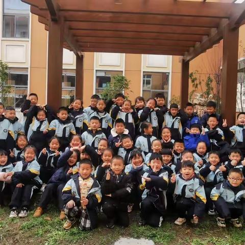 “缤纷童年 尽显风采” 一（4）班级吉尼斯