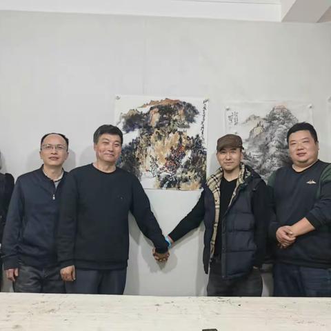 十年同窗缘未知，复得南疆北疆情！