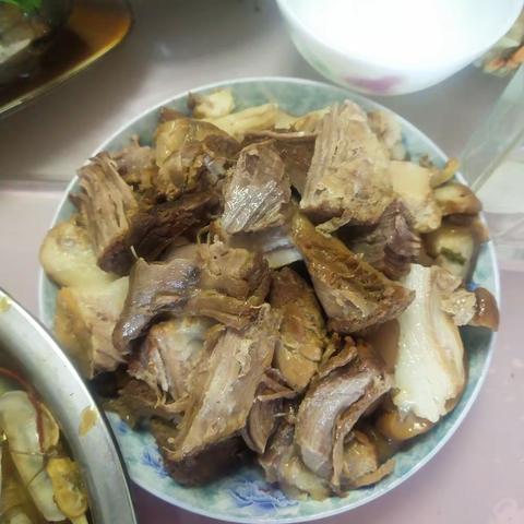 2023年春节，大年初一孙女回家过年。