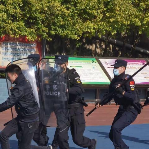 法制教育走进课堂