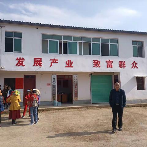 县老年大学电脑摄影误乐班到三标挑花源采风掠影