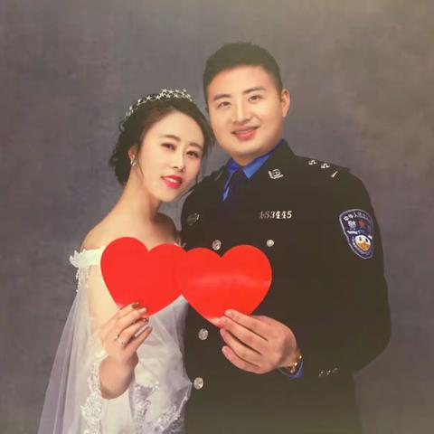 执子之手 ，与子偕老。。。。。