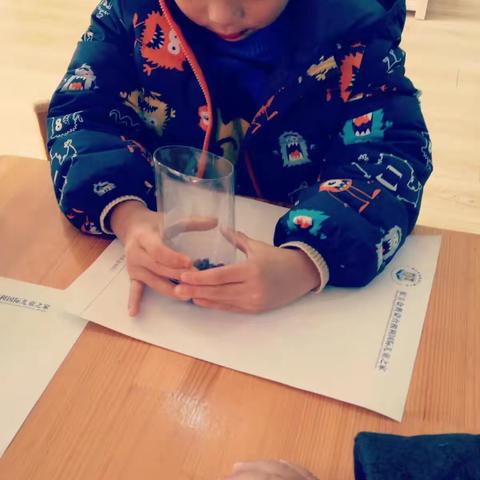 尤浩然的成长足迹。活泼是你的天性，愿你在新的一年，天天开心，健康快乐。