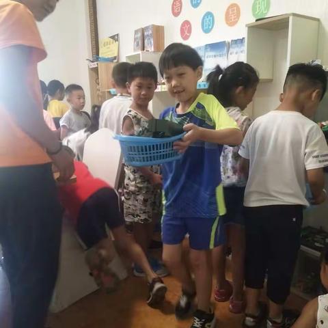 东城区实验学校一（4）班暑期实践活动