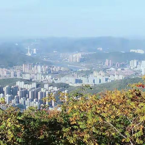 平顶山上俯瞰大本溪