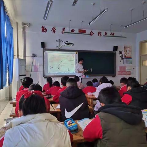 抓好教学质量，听评课促成长—白云湖学区石珩小学开展听评课研讨活动