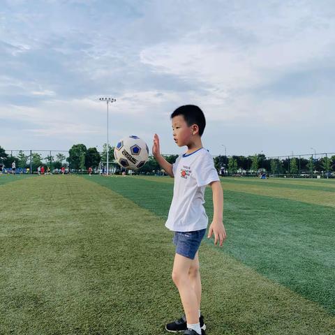 丽育艺术凤凰城校区7月勤学好少年
