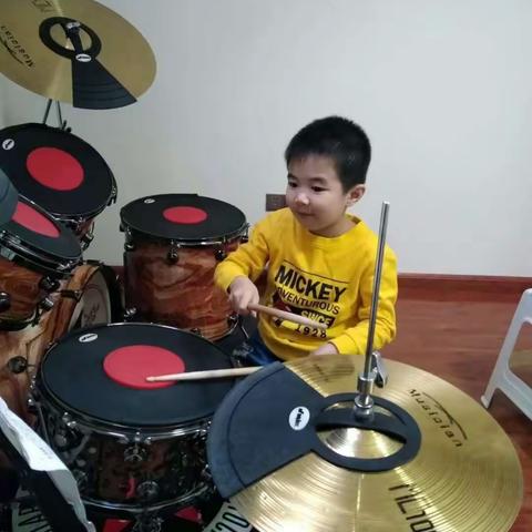 凤凰城校区四月丽音好少年