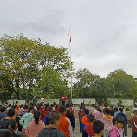 课后服务亮实招，延时放学暖人心