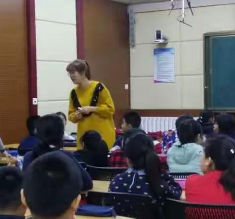路北实小英语组关于绘本教学“冷观察”主题教研活动。