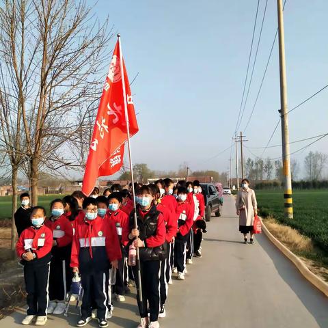 缅怀革命先烈，继承优良传统——菏泽鲁西新区马岭岗镇西北村小学清明节主题活动