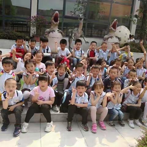 参观赤水市游客接待中心——丹霞展示中心