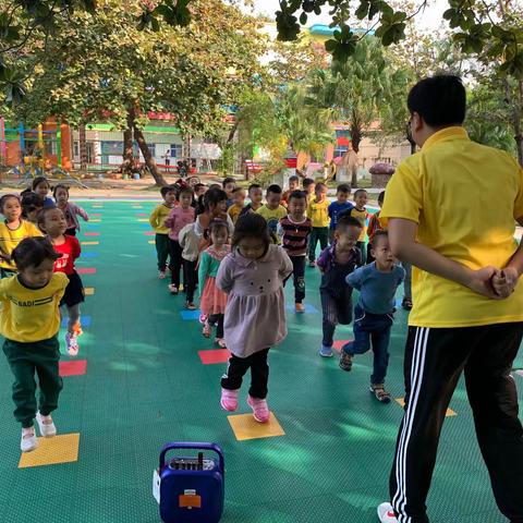 昌江县河北幼儿园中一班停课不停学，我阅读我快乐我成长✌️✌️✌️