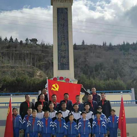 襄南学校举行清明节烈士祭奠活动