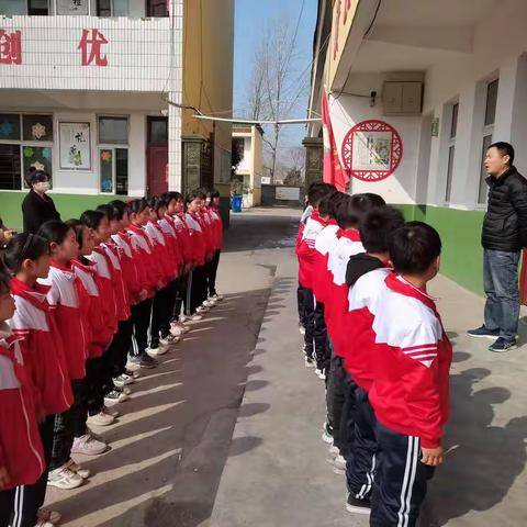 双庙乡第一小学“学雷锋活动之敬老院之行”