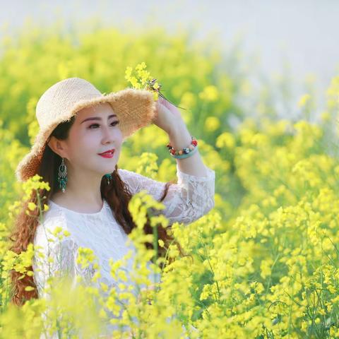 《花香人美》 油菜花儿开