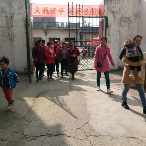 卸店小学“阳光食堂”主题开放日活动