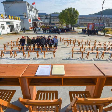 元潘村举办第十一届敬老节