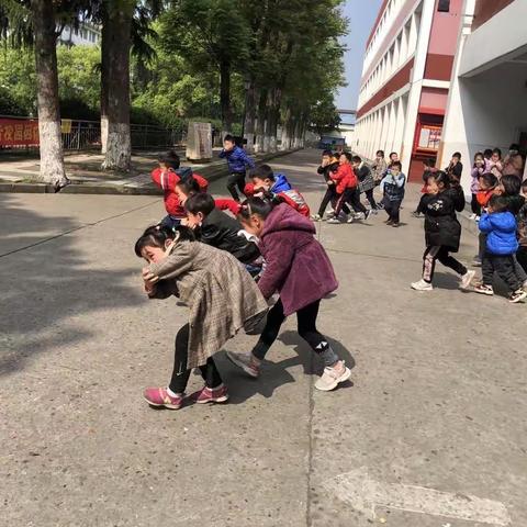 “消防安全  牢记在心”——枝江市百里洲小学开展消防🧯应急演练活动