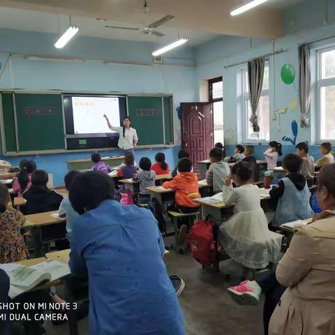 酒务小学教师公开课精彩瞬间