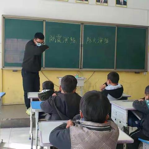 “常演实练，安全相伴”——德恒隆民族寄宿制小学防震、消防、疫情防控应急演练