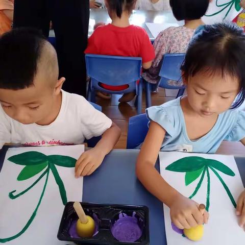 东隆村幼儿园中二班美术活动