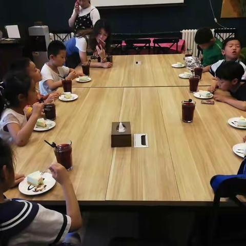 油田一小一年级七班【蜗牛部落】第八小队“五月五、缝香包、挂彩绳、祝福孩子安康”