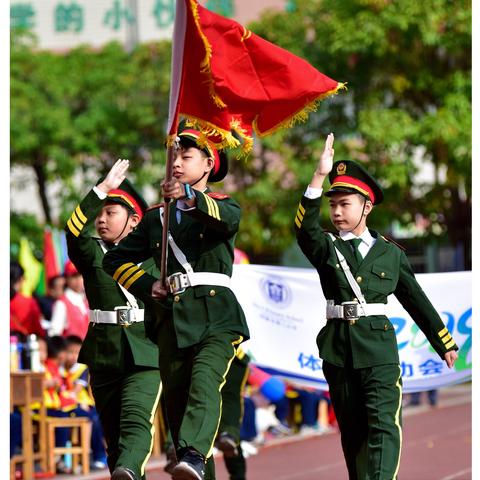 河源市第三小学二（7）班开展“我与祖国共成长”爱国主义教育