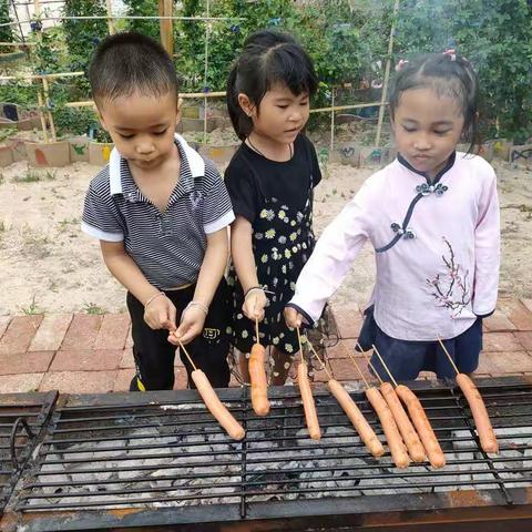 有意义的一天，小朋友们第一次在幼儿园体验烧烤，听到孩子们说:真好吃。下次我的品种在多一点。