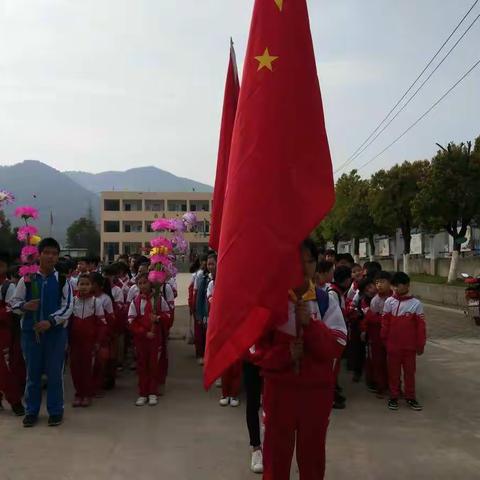 缅怀革命先烈     感恩幸福生活——李姓小学举行清明节祭祀系列活动