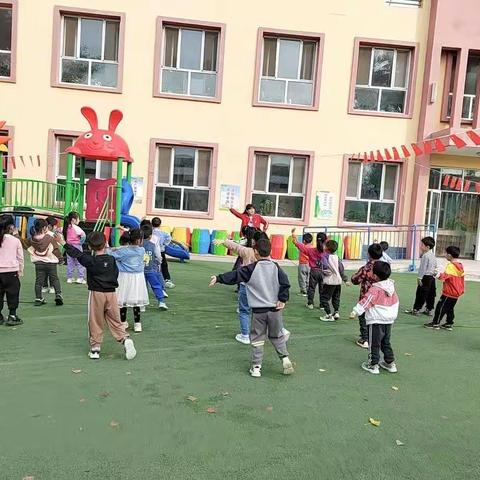 2022.10.5幼儿游戏照片