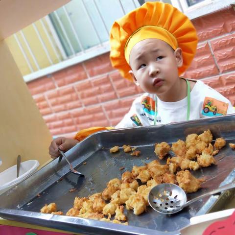 “传承美食、品味童年”库尔勒市第四幼儿园（四幼总园）六一系列活动之传统美食体验活动