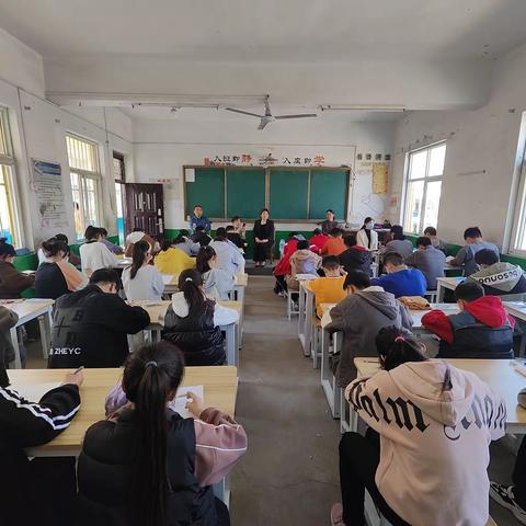 台陈镇中心学校组织“东区、南区中心教研组”联合开展学业水平调研活动
