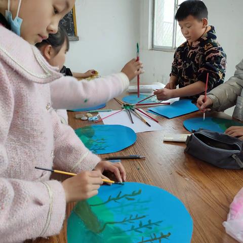 与春天来场色彩的约会（二）——记万金小学美术社团活动