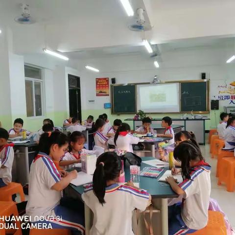 屯昌小学二年级美术课后服务特色班活动情况