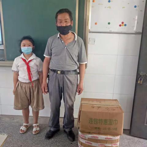 家校携手抗疫情—— 乐平十小二（2）班家长捐赠抗疫物资
