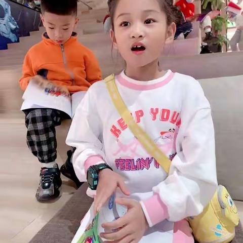 “书”通经脉，“书”情惬意——记航天城第一小学2021级二班悦读会1组阅读活动